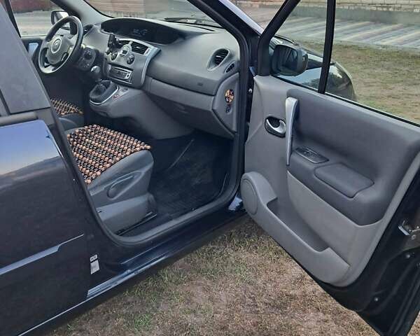 Синий Рено Сценик, объемом двигателя 1.6 л и пробегом 280 тыс. км за 5300 $, фото 11 на Automoto.ua