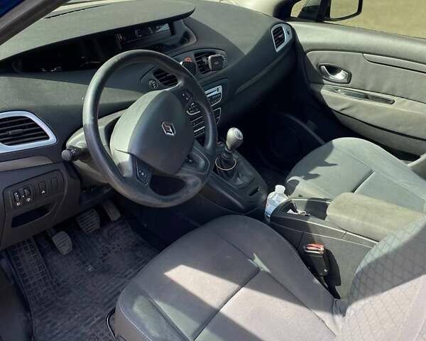 Рено Сценик 2010 в Бурштыне на Automoto.ua Синий Рено Сценик, объемом двигателя 1.4 л и пробегом 250 тыс. км за 5300 $, фото 4 на Automoto.ua