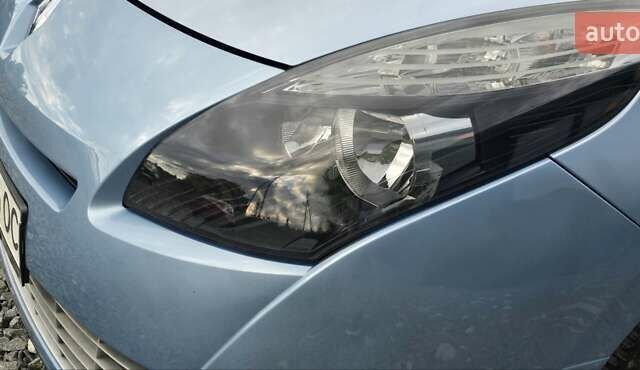 Рено Сценик 2010 в Львове на Automoto.ua Синий Рено Сценик, объемом двигателя 1.4 л и пробегом 179 тыс. км за 7800 $, фото 17 на Automoto.ua