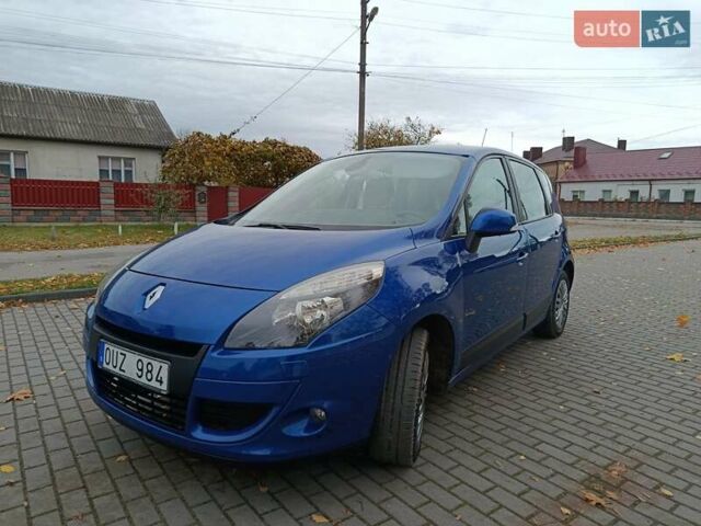 Рено Сценик 2010 в Радивилове на Automoto.ua Синий Рено Сценик, объемом двигателя 1.6 л и пробегом 137 тыс. км за 6900 $, фото 1 на Automoto.ua