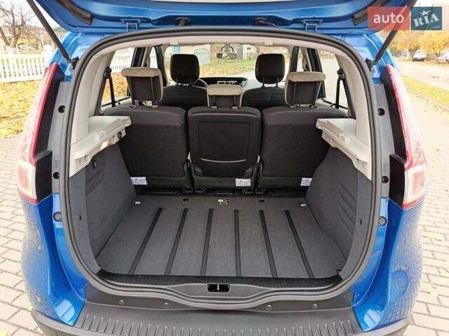 Рено Сценик 2010 в Радивилове на Automoto.ua Синий Рено Сценик, объемом двигателя 1.6 л и пробегом 137 тыс. км за 6900 $, фото 45 на Automoto.ua