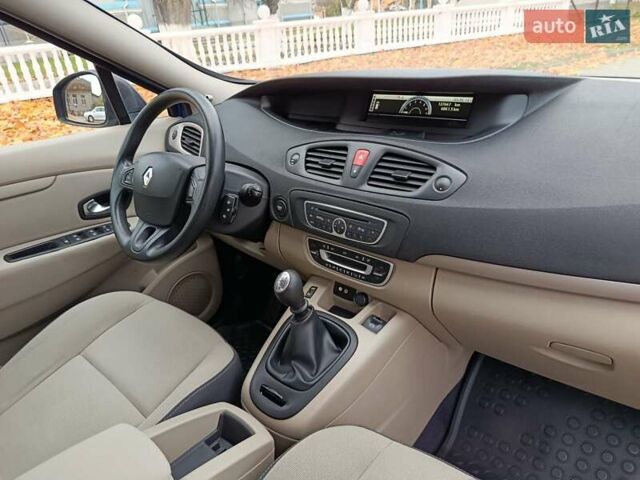 Рено Сценик 2010 в Радивилове на Automoto.ua Синий Рено Сценик, объемом двигателя 1.6 л и пробегом 137 тыс. км за 6900 $, фото 35 на Automoto.ua