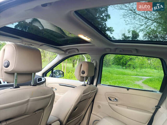 Рено Сценик 2010 в Киеве на Automoto.ua Синий Рено Сценик, объемом двигателя 1.5 л и пробегом 240 тыс. км за 6800 $, фото 12 на Automoto.ua