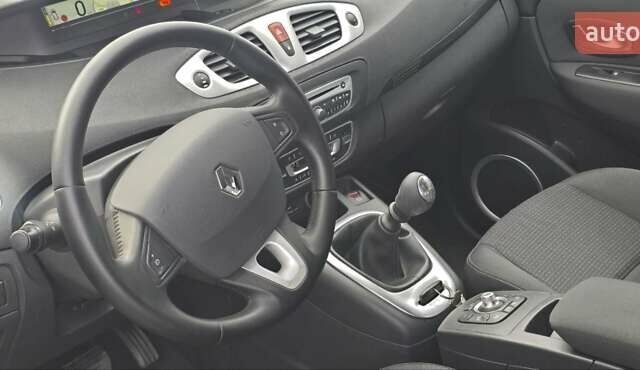 Рено Сценик 2010 в Львове на Automoto.ua Синий Рено Сценик, объемом двигателя 1.4 л и пробегом 179 тыс. км за 7800 $, фото 11 на Automoto.ua
