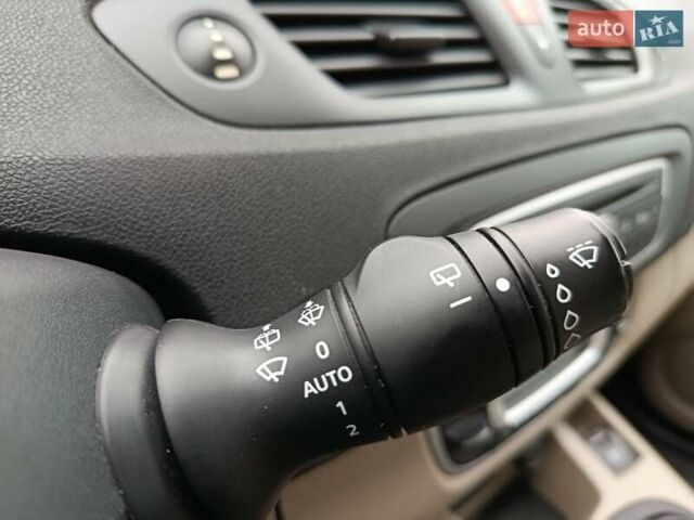 Рено Сценик 2010 в Радивилове на Automoto.ua Синий Рено Сценик, объемом двигателя 1.6 л и пробегом 137 тыс. км за 6900 $, фото 40 на Automoto.ua