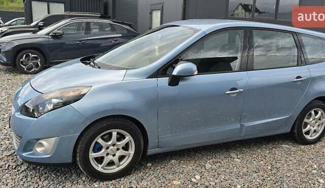 Рено Сценик 2010 в Львове на Automoto.ua Синий Рено Сценик, объемом двигателя 1.4 л и пробегом 179 тыс. км за 7800 $, фото 1 на Automoto.ua