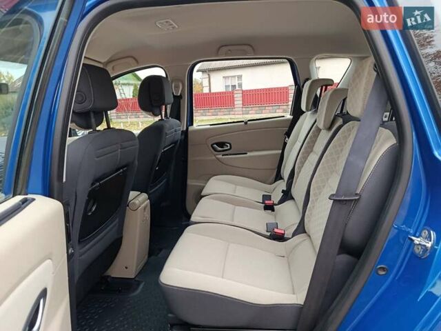 Рено Сценик 2010 в Радивилове на Automoto.ua Синий Рено Сценик, объемом двигателя 1.6 л и пробегом 137 тыс. км за 6900 $, фото 27 на Automoto.ua