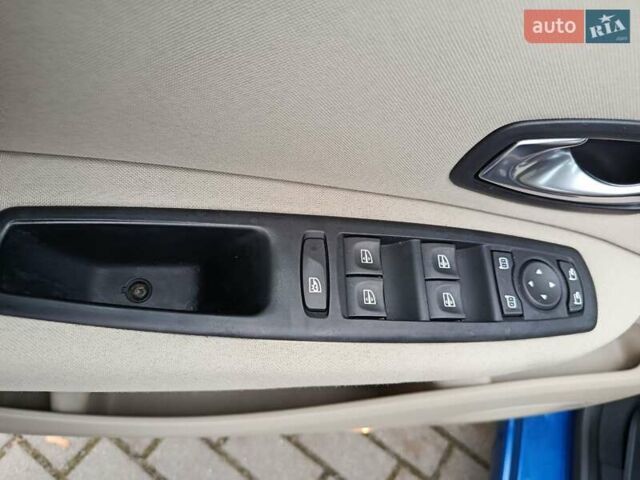 Рено Сценик 2010 в Радивилове на Automoto.ua Синий Рено Сценик, объемом двигателя 1.6 л и пробегом 137 тыс. км за 6900 $, фото 21 на Automoto.ua