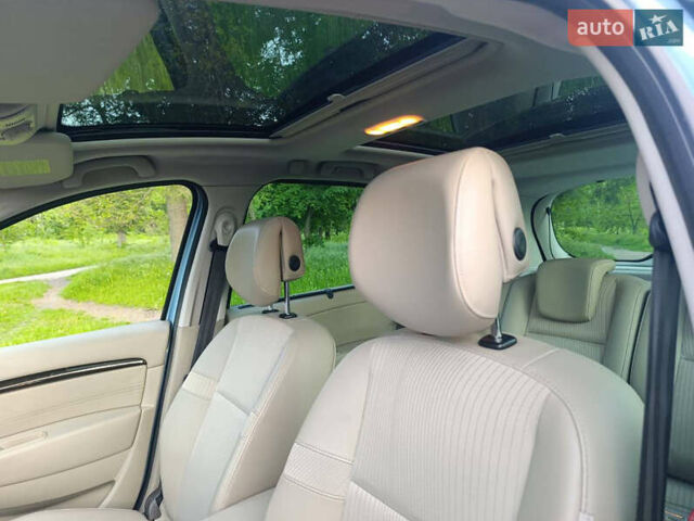 Рено Сценик 2010 в Киеве на Automoto.ua Синий Рено Сценик, объемом двигателя 1.5 л и пробегом 240 тыс. км за 6800 $, фото 8 на Automoto.ua