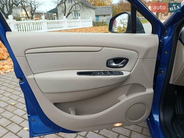 Рено Сценик 2010 в Радивилове на Automoto.ua Синий Рено Сценик, объемом двигателя 1.6 л и пробегом 137 тыс. км за 6900 $, фото 22 на Automoto.ua