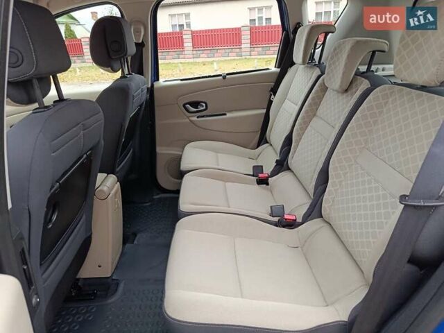 Рено Сценик 2010 в Радивилове на Automoto.ua Синий Рено Сценик, объемом двигателя 1.6 л и пробегом 137 тыс. км за 6900 $, фото 23 на Automoto.ua