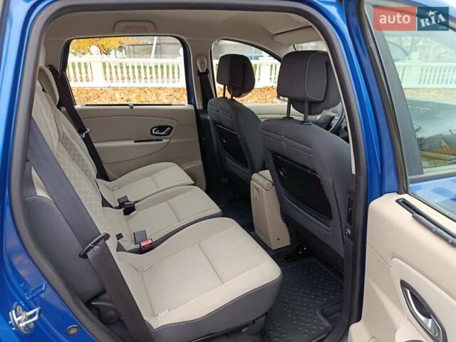 Рено Сценик 2010 в Радивилове на Automoto.ua Синий Рено Сценик, объемом двигателя 1.6 л и пробегом 137 тыс. км за 6900 $, фото 32 на Automoto.ua