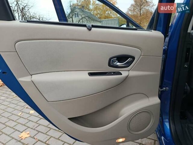 Рено Сценик 2010 в Радивилове на Automoto.ua Синий Рено Сценик, объемом двигателя 1.6 л и пробегом 137 тыс. км за 6900 $, фото 24 на Automoto.ua