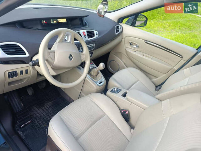 Рено Сценик 2010 в Киеве на Automoto.ua Синий Рено Сценик, объемом двигателя 1.5 л и пробегом 240 тыс. км за 6800 $, фото 9 на Automoto.ua
