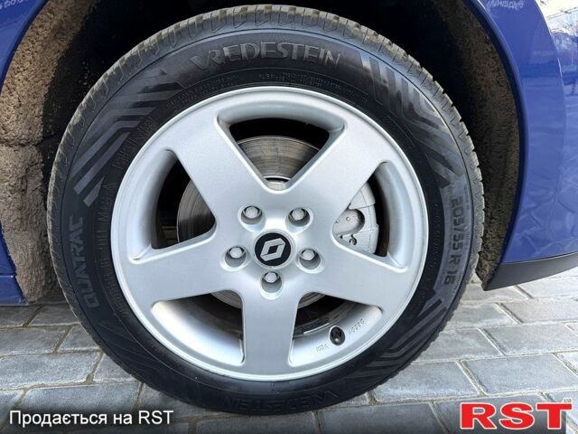 Синий Рено Сценик, объемом двигателя 1.6 л и пробегом 176 тыс. км за 7700 $, фото 11 на Automoto.ua