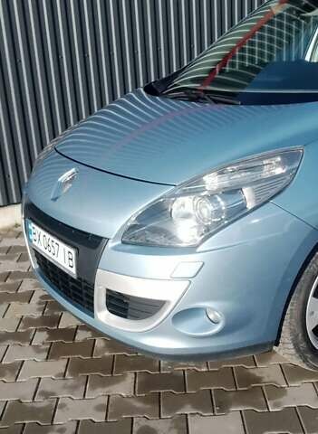 Синий Рено Сценик, объемом двигателя 1.5 л и пробегом 275 тыс. км за 5750 $, фото 59 на Automoto.ua