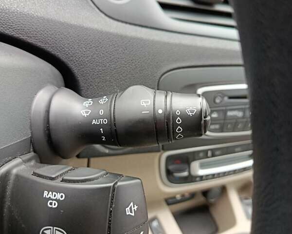 Рено Сценик 2010 в Радивилове на Automoto.ua Синий Рено Сценик, объемом двигателя 1.6 л и пробегом 137 тыс. км за 6900 $, фото 39 на Automoto.ua