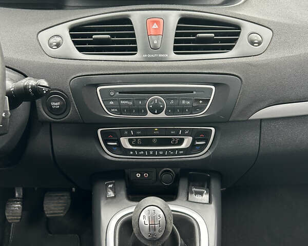 Синий Рено Сценик, объемом двигателя 1.6 л и пробегом 243 тыс. км за 8200 $, фото 22 на Automoto.ua