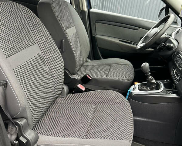 Синий Рено Сценик, объемом двигателя 1.6 л и пробегом 243 тыс. км за 8200 $, фото 106 на Automoto.ua