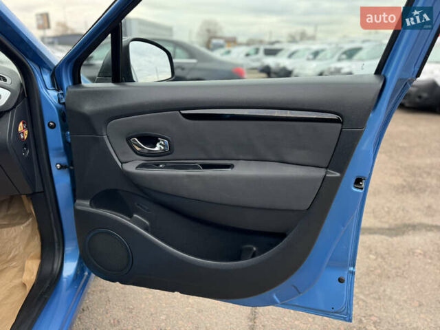 Синий Рено Сценик, объемом двигателя 1.4 л и пробегом 177 тыс. км за 8800 $, фото 79 на Automoto.ua