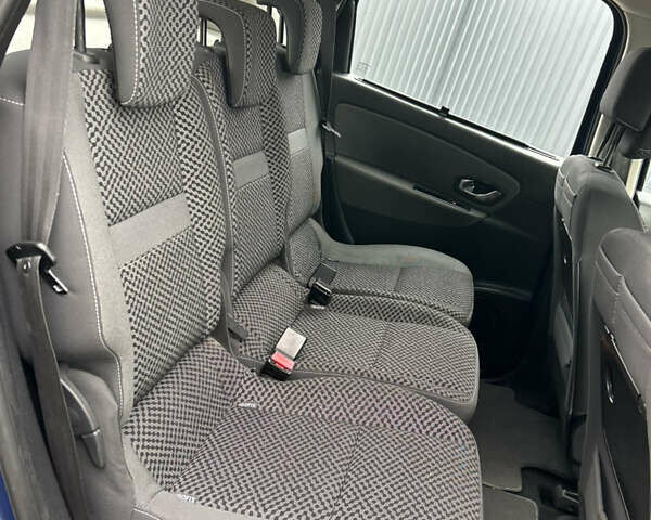 Синий Рено Сценик, объемом двигателя 1.6 л и пробегом 243 тыс. км за 8200 $, фото 141 на Automoto.ua