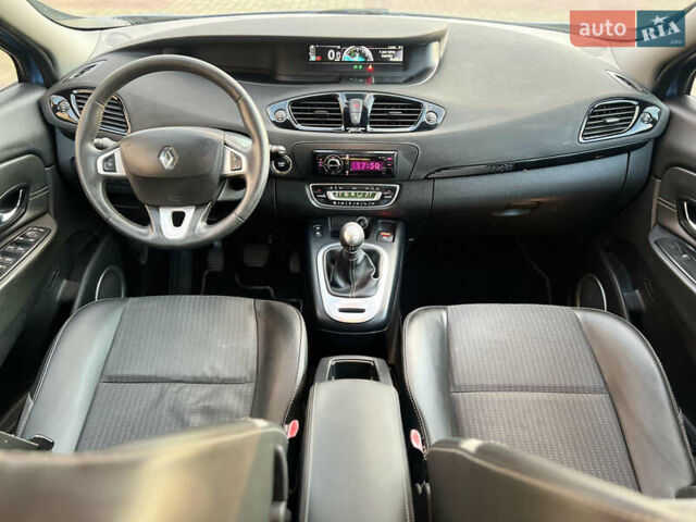 Рено Сценик 2012 в Луцке на Automoto.ua Синий Рено Сценик, объемом двигателя 1.5 л и пробегом 220 тыс. км за 6750 $, фото 12 на Automoto.ua