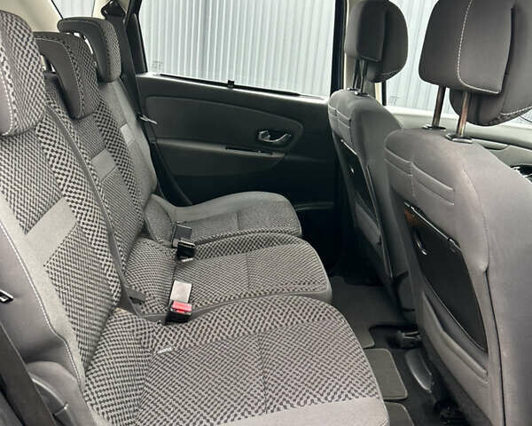 Синий Рено Сценик, объемом двигателя 1.6 л и пробегом 243 тыс. км за 8200 $, фото 13 на Automoto.ua