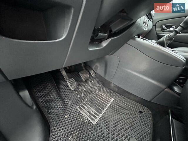 Синій Рено Сценік, об'ємом двигуна 1.4 л та пробігом 225 тис. км за 8700 $, фото 30 на Automoto.ua