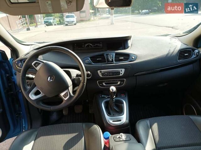 Синий Рено Сценик, объемом двигателя 1.6 л и пробегом 260 тыс. км за 8000 $, фото 6 на Automoto.ua