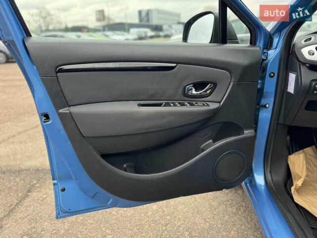Синий Рено Сценик, объемом двигателя 1.4 л и пробегом 177 тыс. км за 8800 $, фото 53 на Automoto.ua