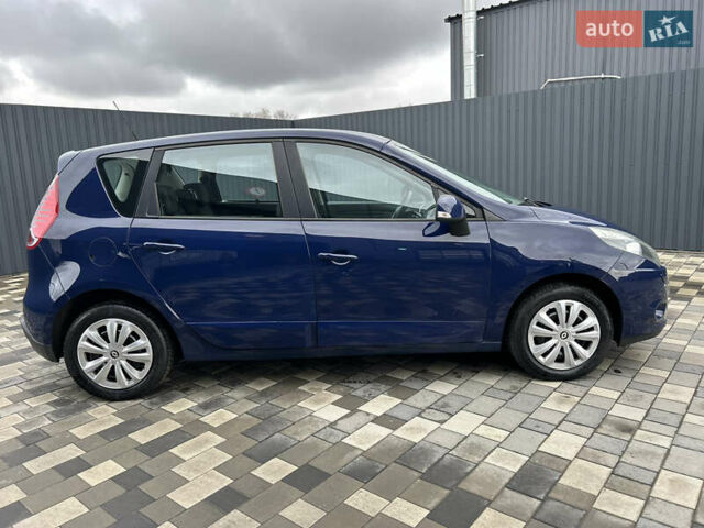 Синий Рено Сценик, объемом двигателя 1.6 л и пробегом 243 тыс. км за 8200 $, фото 3 на Automoto.ua