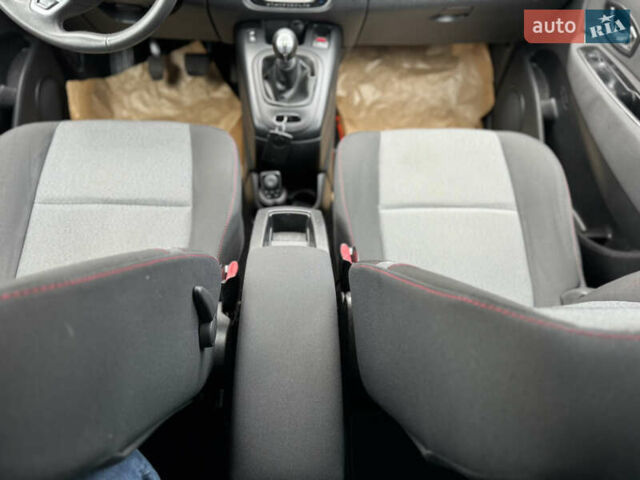 Синий Рено Сценик, объемом двигателя 1.4 л и пробегом 177 тыс. км за 8800 $, фото 43 на Automoto.ua