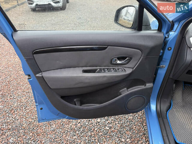 Синий Рено Сценик, объемом двигателя 1.46 л и пробегом 195 тыс. км за 8500 $, фото 28 на Automoto.ua
