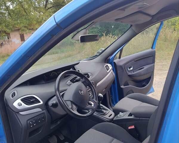 Синий Рено Сценик, объемом двигателя 1.46 л и пробегом 211 тыс. км за 9000 $, фото 13 на Automoto.ua