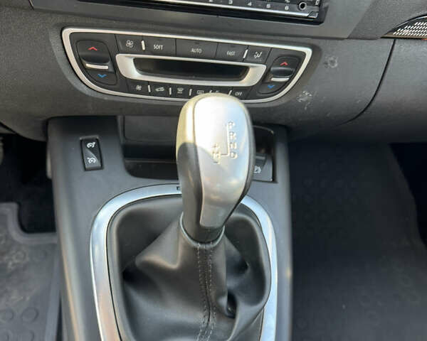 Синий Рено Сценик, объемом двигателя 1.5 л и пробегом 226 тыс. км за 9900 $, фото 11 на Automoto.ua