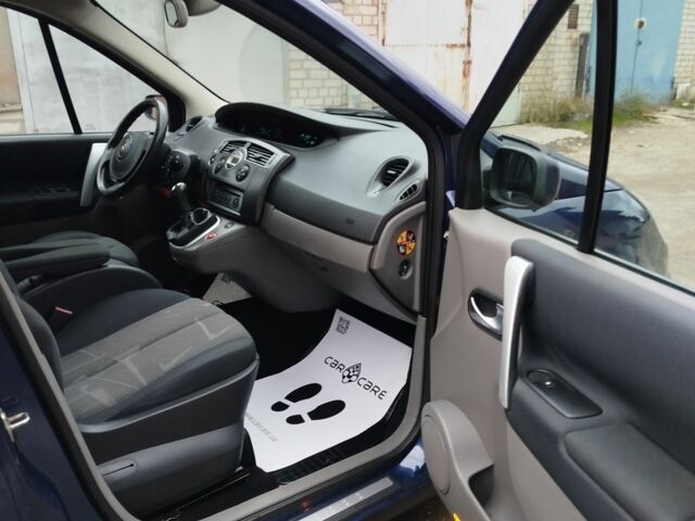 Синий Рено Сценик, объемом двигателя 1.6 л и пробегом 176 тыс. км за 5450 $, фото 21 на Automoto.ua