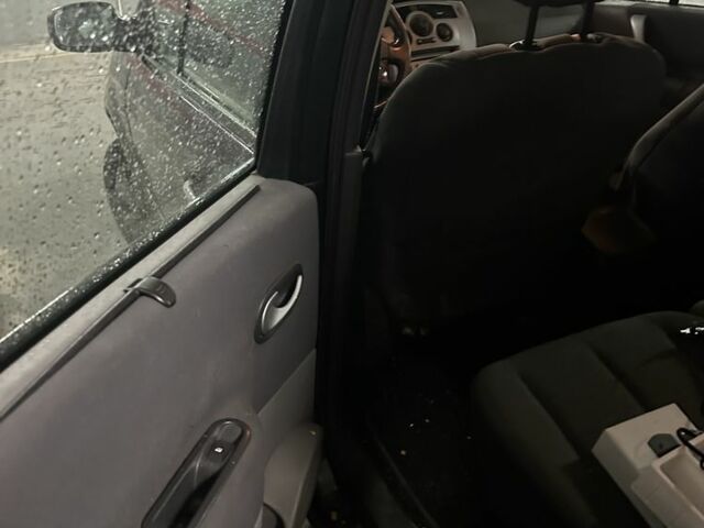 Синий Рено Сценик, объемом двигателя 1.5 л и пробегом 300 тыс. км за 4700 $, фото 7 на Automoto.ua