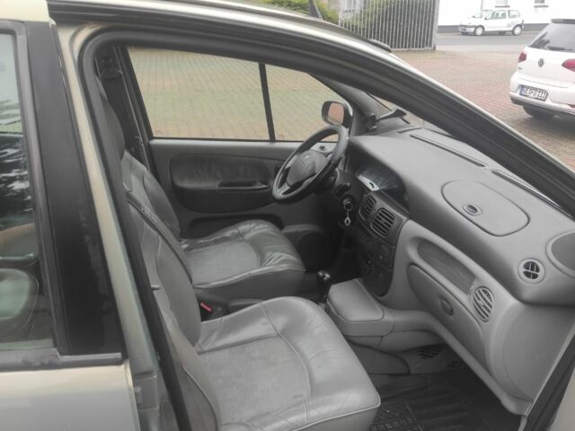 Рено Сценик 2001 в Харькове на Automoto.ua Зеленый Рено Сценик, объемом двигателя 1.6 л и пробегом 287 тыс. км за 4000 $, фото 3 на Automoto.ua