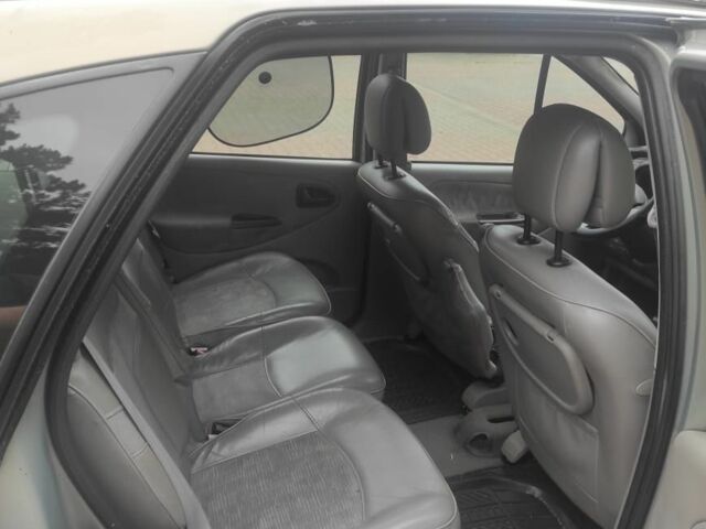 Рено Сценик 2001 в Харькове на Automoto.ua Зеленый Рено Сценик, объемом двигателя 1.6 л и пробегом 287 тыс. км за 4000 $, фото 4 на Automoto.ua