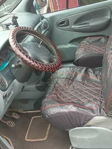 Зеленый Рено Сценик, объемом двигателя 1.6 л и пробегом 300 тыс. км за 2500 $, фото 3 на Automoto.ua