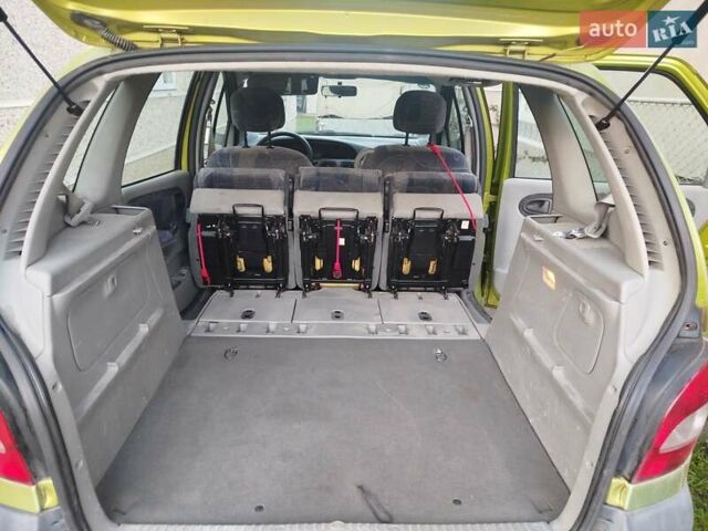 Зеленый Рено Сценик, объемом двигателя 1.6 л и пробегом 216 тыс. км за 3500 $, фото 5 на Automoto.ua