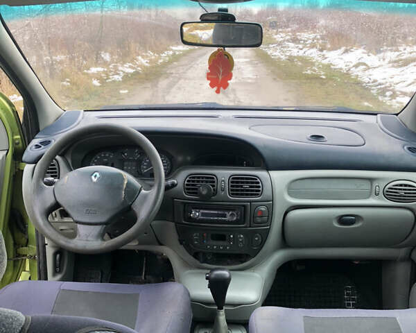 Зеленый Рено Сценик, объемом двигателя 1.6 л и пробегом 300 тыс. км за 1850 $, фото 6 на Automoto.ua