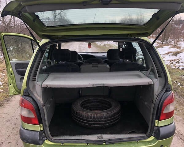 Зеленый Рено Сценик, объемом двигателя 1.6 л и пробегом 300 тыс. км за 1850 $, фото 7 на Automoto.ua