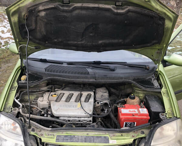 Зеленый Рено Сценик, объемом двигателя 1.6 л и пробегом 300 тыс. км за 1850 $, фото 8 на Automoto.ua