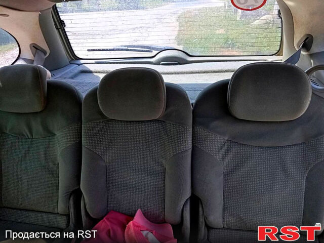 Зелений Рено Сценік, об'ємом двигуна 1.6 л та пробігом 333 тис. км за 1700 $, фото 4 на Automoto.ua