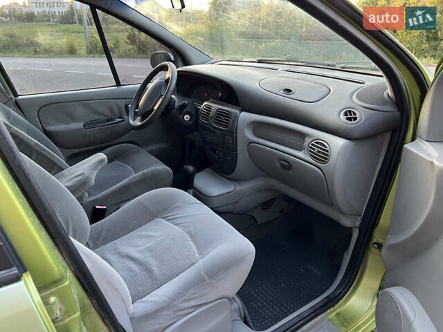Зеленый Рено Сценик, объемом двигателя 1.6 л и пробегом 350 тыс. км за 2600 $, фото 19 на Automoto.ua