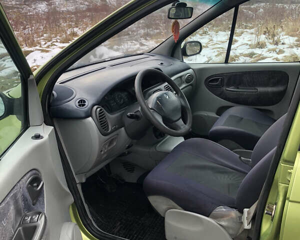 Зеленый Рено Сценик, объемом двигателя 1.6 л и пробегом 300 тыс. км за 1850 $, фото 4 на Automoto.ua