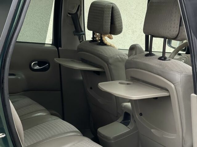 Зелений Рено Сценік, об'ємом двигуна 1.9 л та пробігом 271 тис. км за 3850 $, фото 13 на Automoto.ua