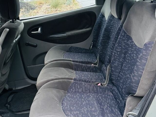 Зеленый Рено Сценик, объемом двигателя 0 л и пробегом 229 тыс. км за 1650 $, фото 10 на Automoto.ua