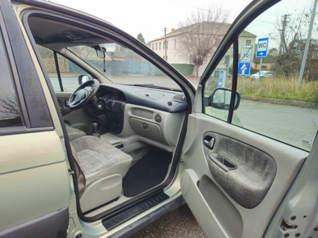 Зелений Рено Сценік, об'ємом двигуна 1.6 л та пробігом 225 тис. км за 3700 $, фото 7 на Automoto.ua